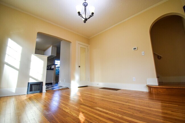 Building Photo - CLA2613-2615