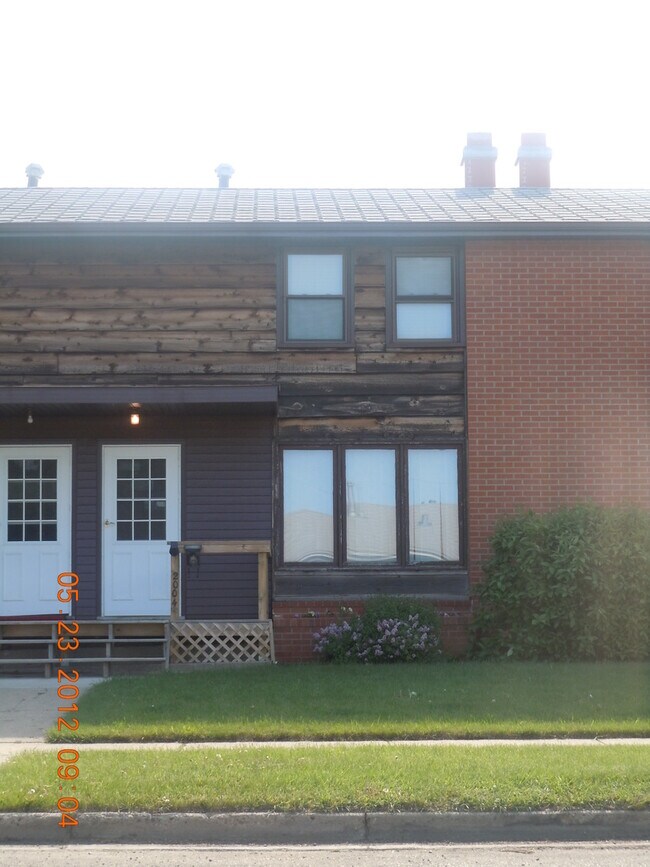 Building Photo - 2000 4th St NW