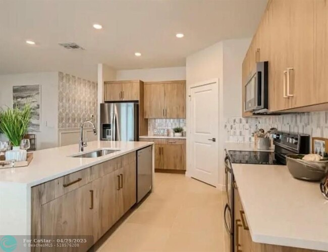 Building Photo - 1879 NE Ocean Dunes Dr