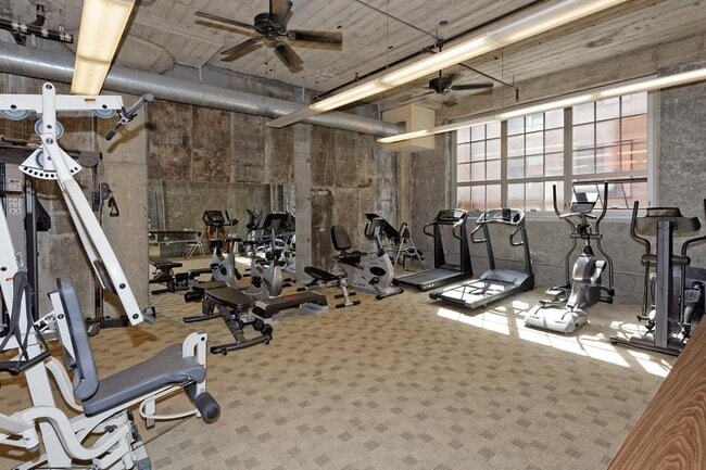 Building Photo - 201 4th St