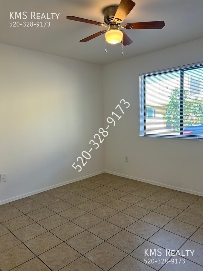 Building Photo - 5126 E Bellevue St