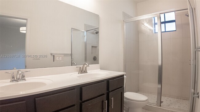 Building Photo - 1042 NW 33rd St