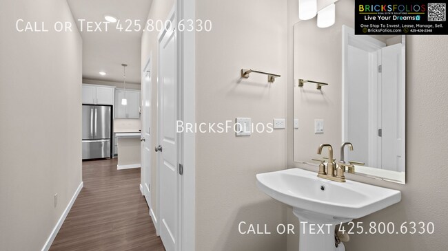 Building Photo - 5165 83rd Ave NE