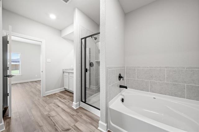 Building Photo - 2100 Brentwood Dr