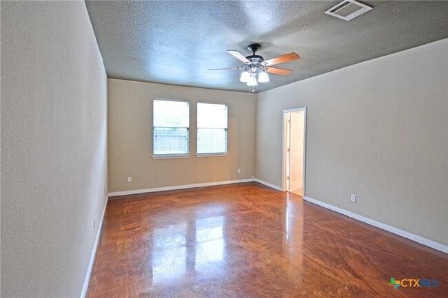 Building Photo - 2065 Dove Crossing Dr