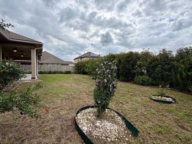 Building Photo - 646 Ridge Lawn Dr