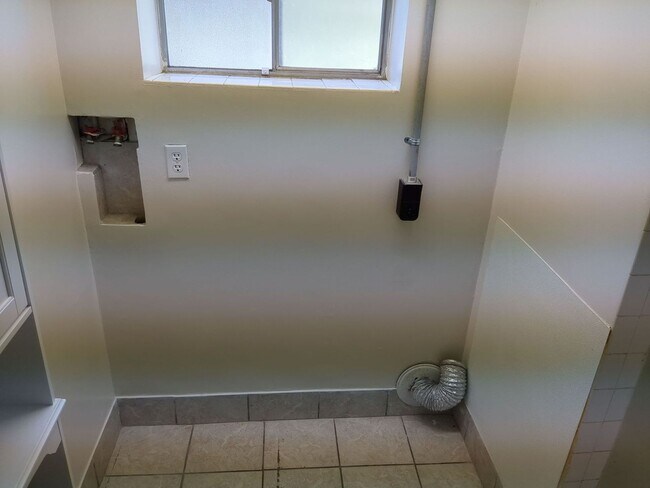 Building Photo - 8177 Darin St