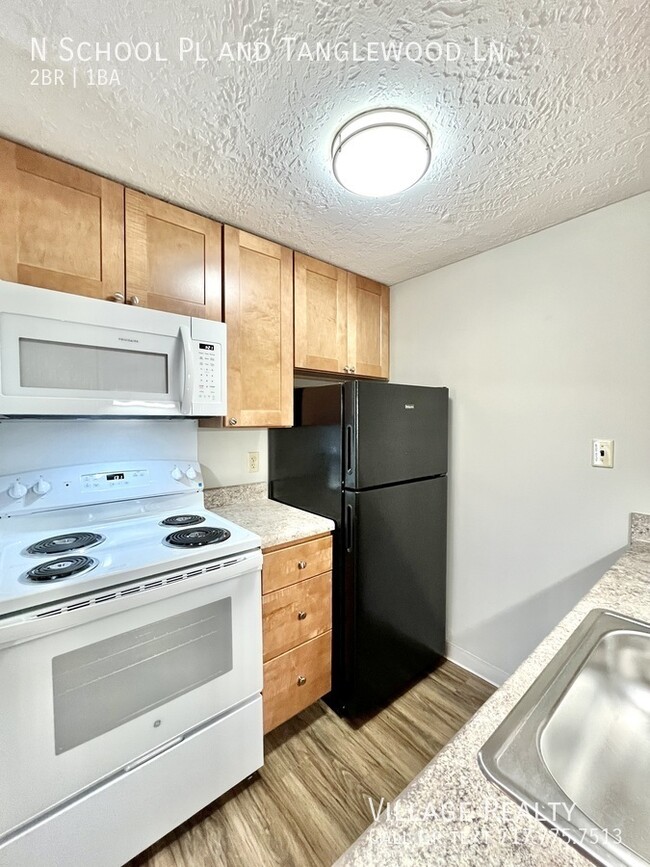 Building Photo - Newly-remodeled 2-bed! Ground Floor - No S...