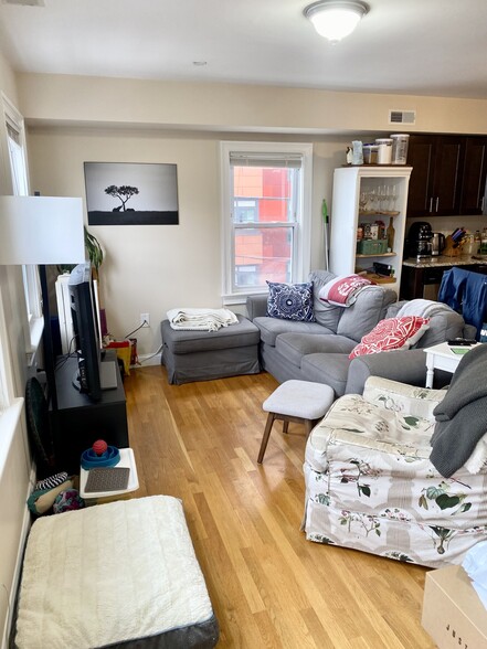 Primary Photo - 171 Thorndike St