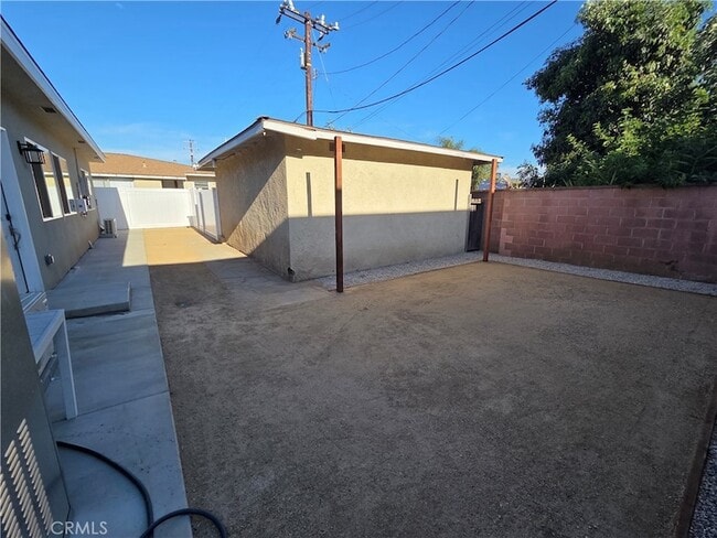 Building Photo - 121 N Baymar Ave