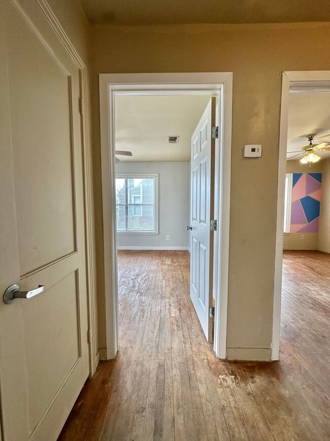 Building Photo - COMING FEBRUARY 2026 - Centrally Located 2-Bedroom Home!