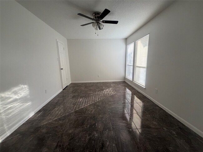 Building Photo - 15306 La Paloma Dr