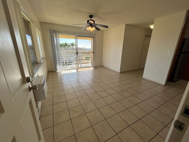 Primary Photo - Clean upstairs unit with beautiful ocean v...