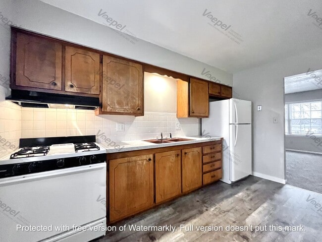 Building Photo - 7211-7211 Montana Ave