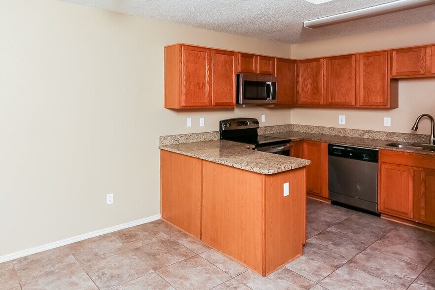 Building Photo - 7325 Meadows Dr N
