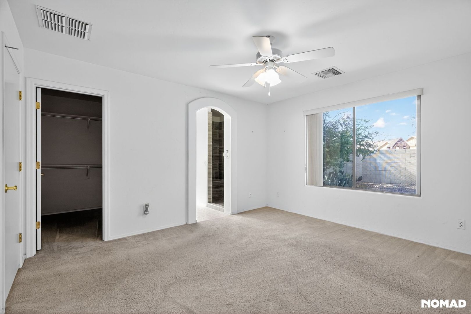 Building Photo - 4660 S Valley Rd