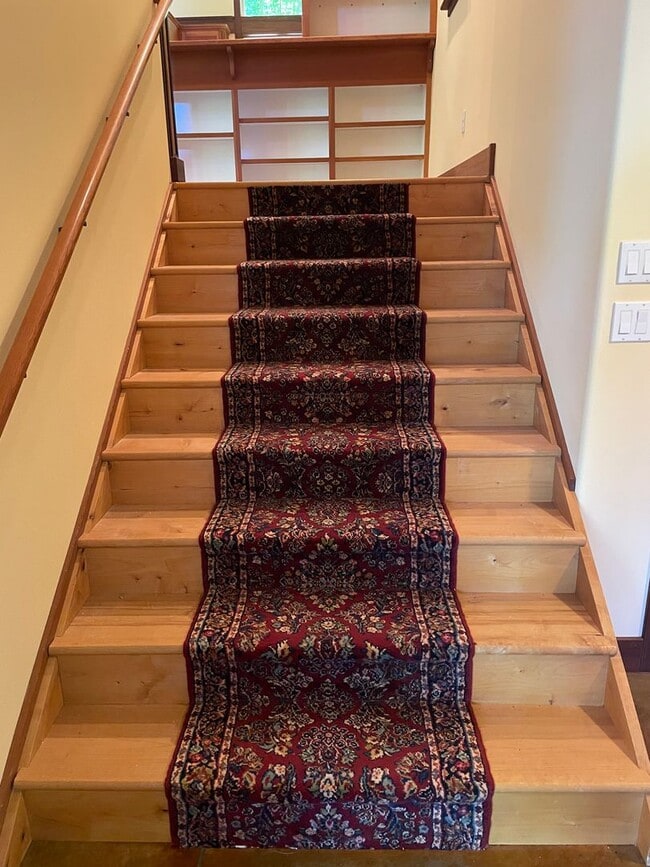 Building Photo - Langley Craftsman in Park-Like Setting and One Small Pet Allowed