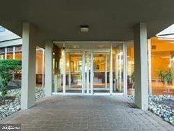 Building Photo - 1030 E Lancaster Ave