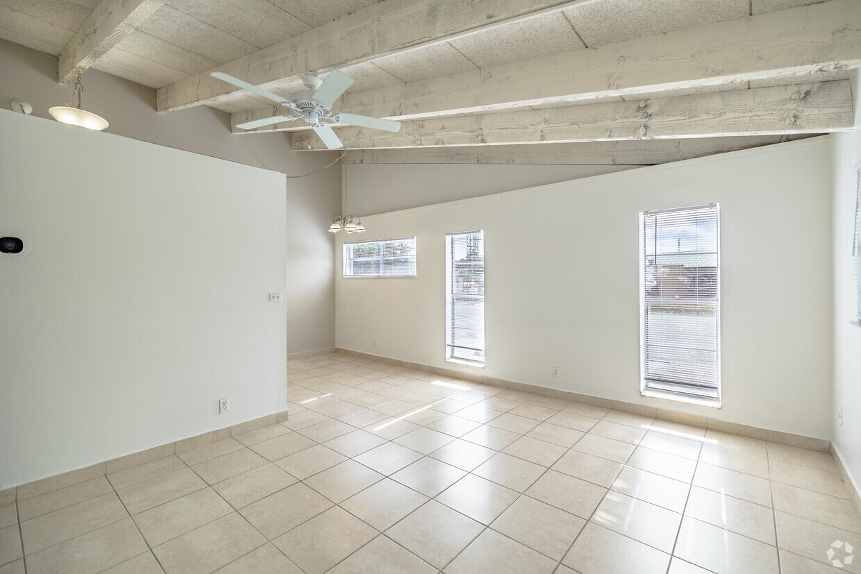 1BR, 1BA - Living Room - 679SF - Azure Villas