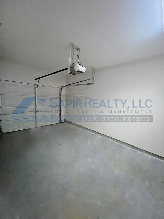 Building Photo - 1647 Southgate Mill Dr