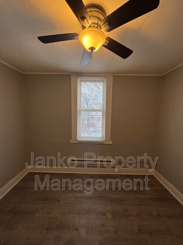 Building Photo - 7636 S Drexel Ave