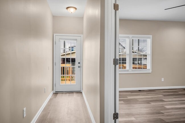 Building Photo - 1911 9th Ave N