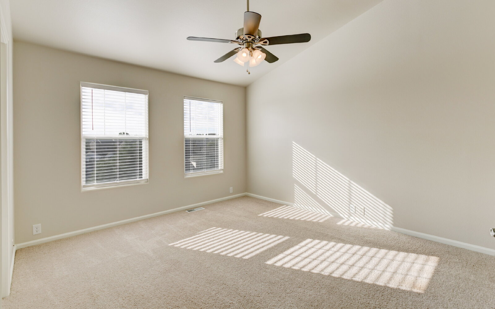 Building Photo - Comfortable 3-Bedroom Townhome in Cross Cr...