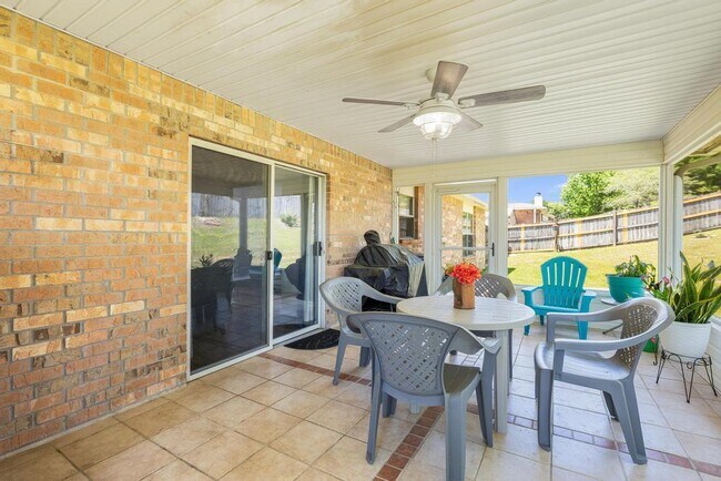 Building Photo - 1236 Northview Dr