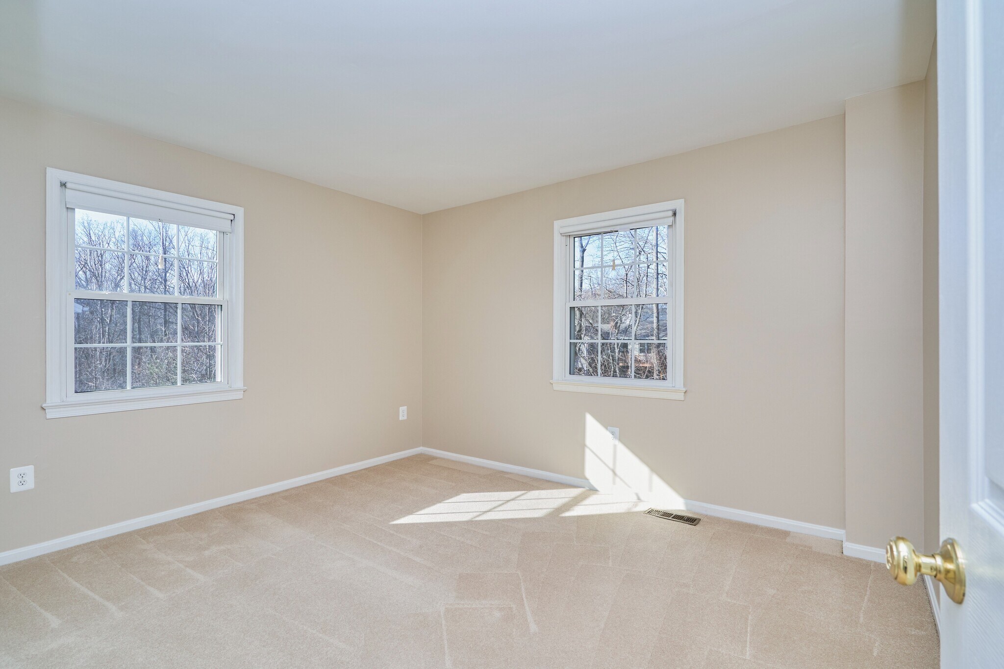 Building Photo - 8038 Sleepy View Ln