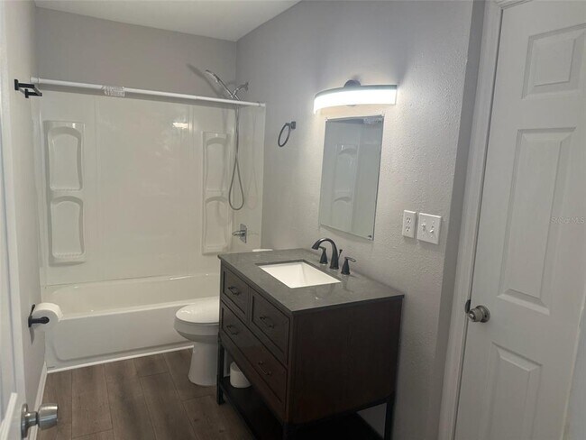 Building Photo - 6519 W Newberry Rd