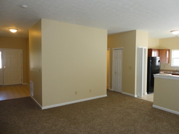 Building Photo - 1319 Fiesta Dr