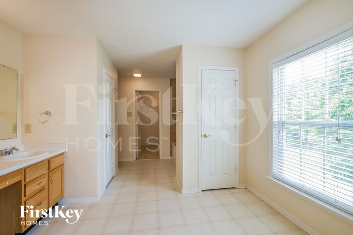 Building Photo - 10372 Waveland Cir