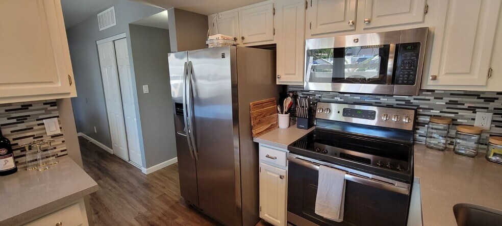 Building Photo - 2959 N 68th Pl