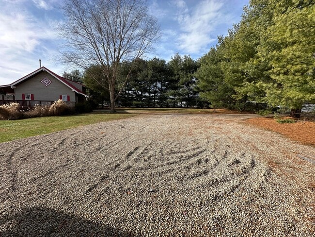 Building Photo - 4841 Julian Rd SW