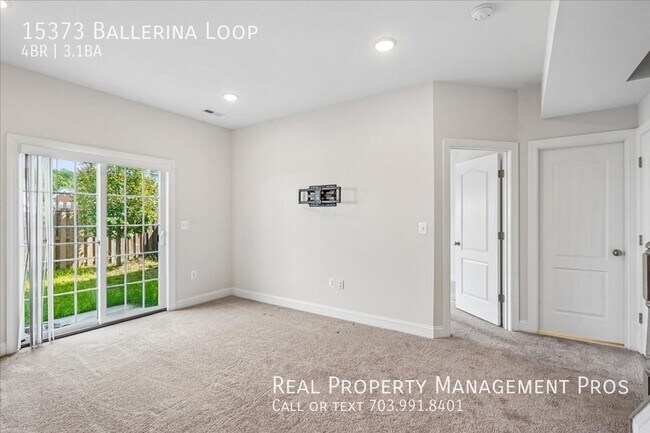 Building Photo - 15373 Ballerina Lp