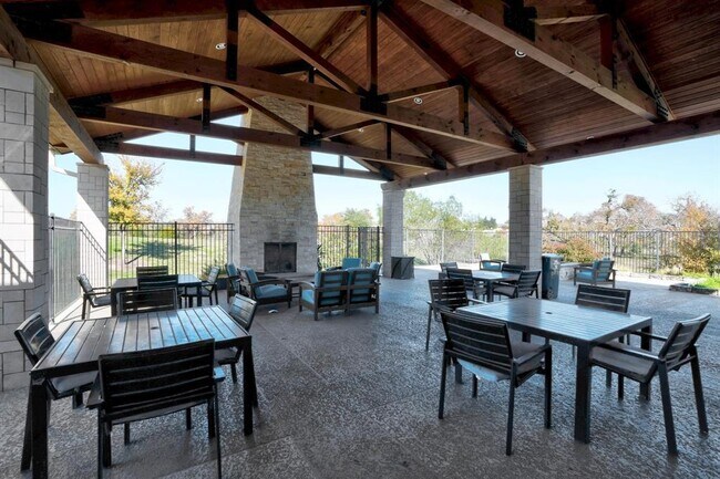 Building Photo - 101 Stone Cyn Dr