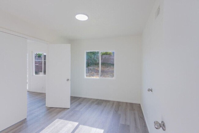Building Photo - 45462 3rd St E
