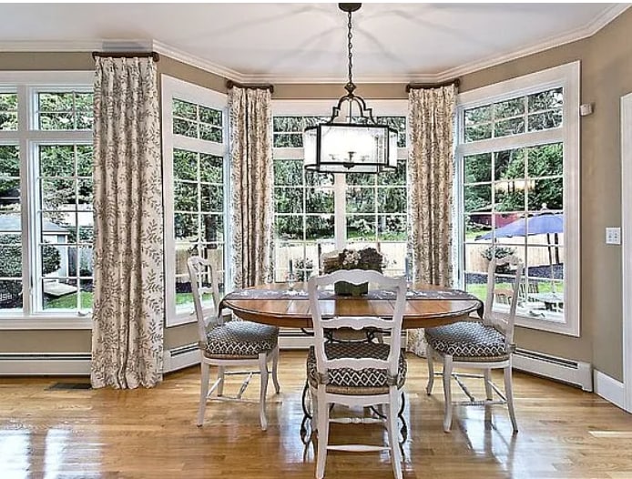 Breakfast Nook - 140 Main St