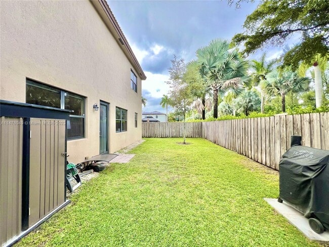 Building Photo - 9855 NW 89th Ter