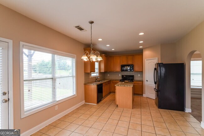 Building Photo - 917 Southfork Dr