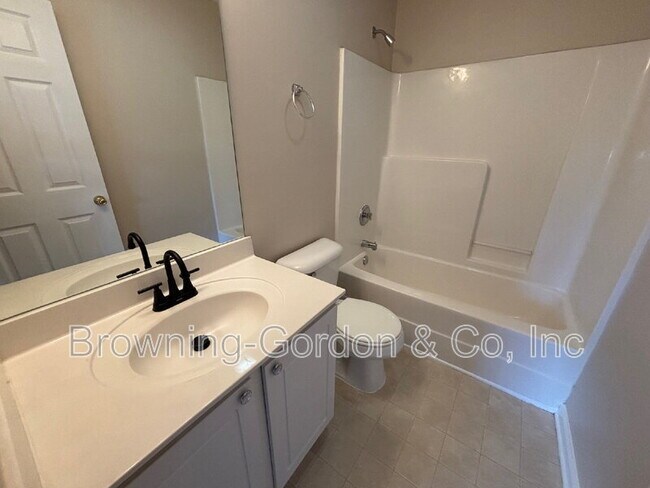 Building Photo - 3063 Harpeth Springs Dr