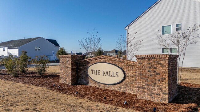 Building Photo - TOWNHOMES ACROSS FROM LAKE CAROLINA