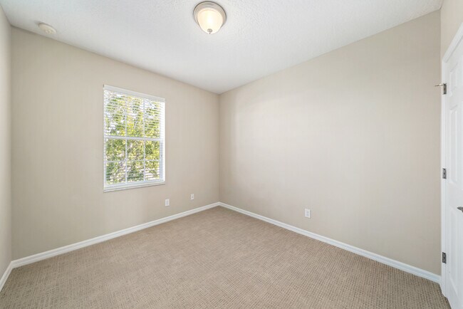 Building Photo - 2911 Upper Park Rd