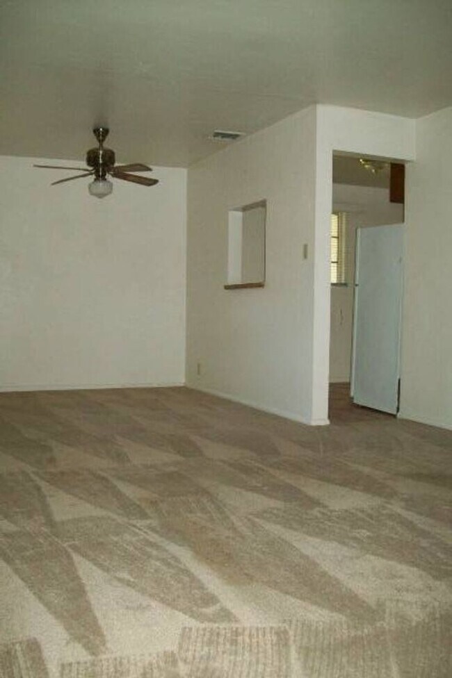 Building Photo - 3 Bedroom in Hudson Park off Cedar