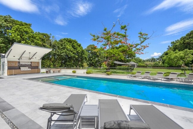 Building Photo - 14305 Stirling Rd