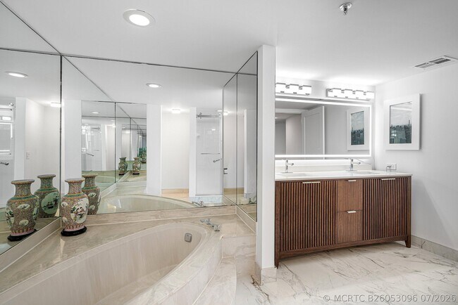 Building Photo - 3360 S Ocean Blvd