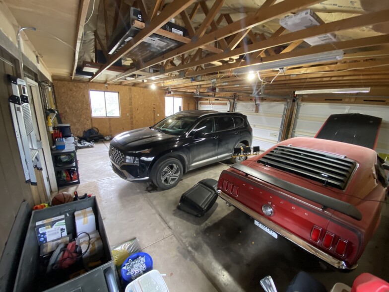 3 car Garage - 15175 E Coachman Dr