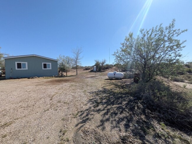 Building Photo - Fallon 3 Bedroom on Large Property