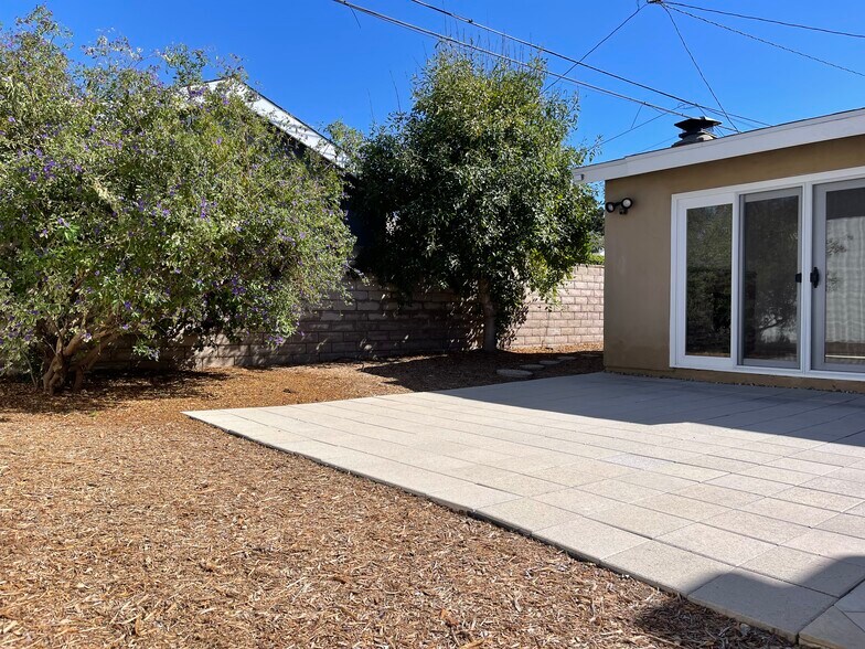 Building Photo - 914 Fonthill Ave