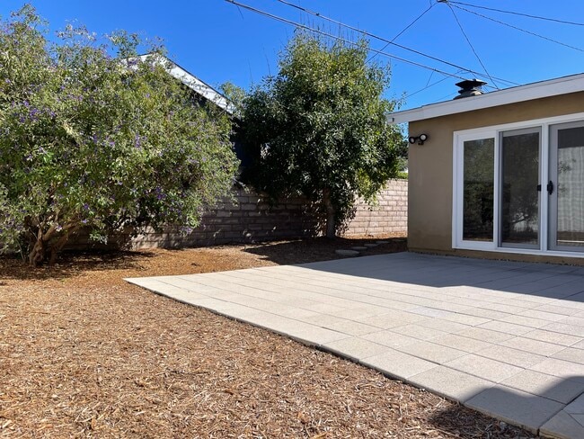 Building Photo - 914 Fonthill Ave